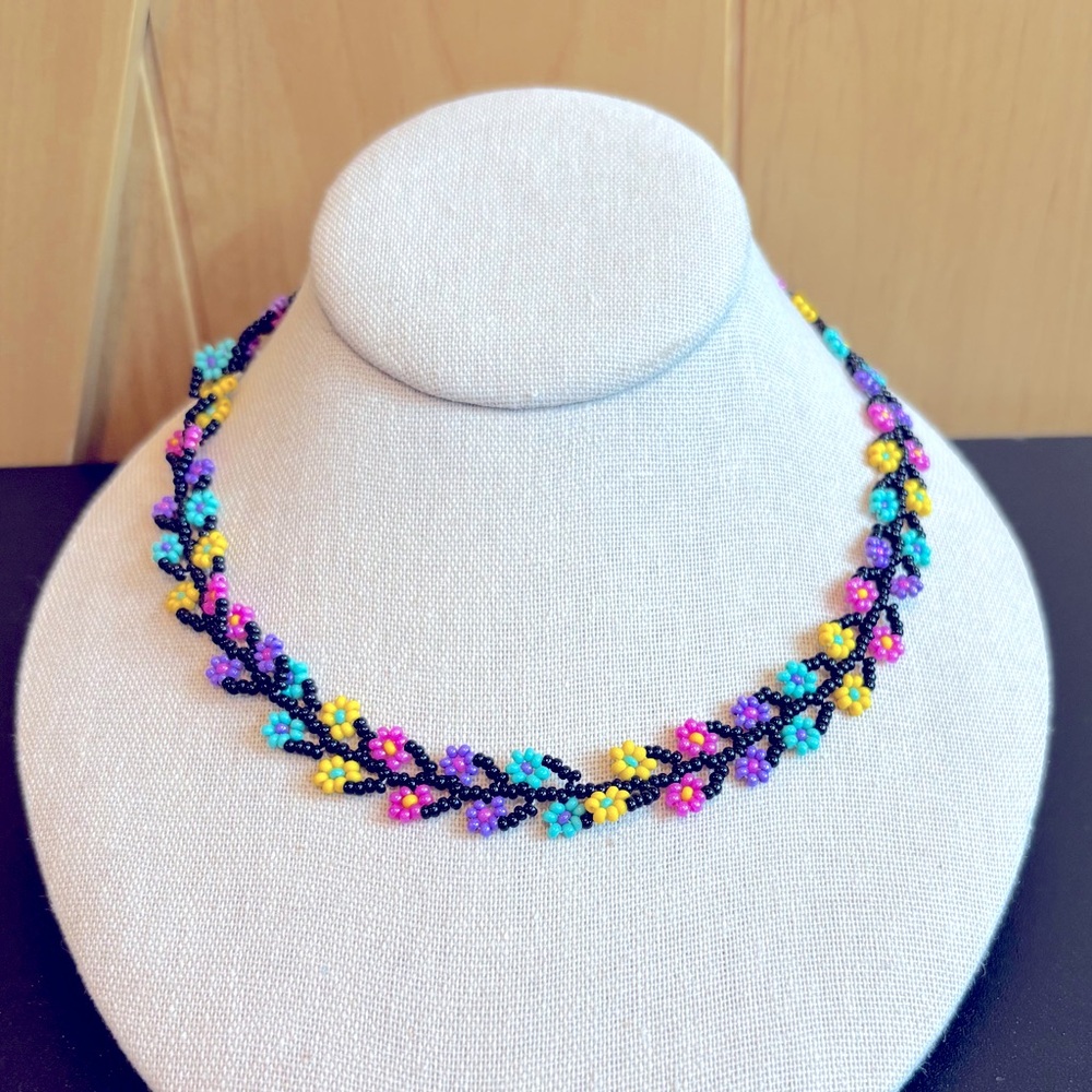 💕New Listing 💕Handmade Colorful Beaded Necklace